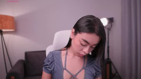 Snapshot of gigilee_ chatting on 05.25.26 GIGI online show from 05.25.26