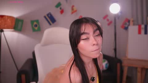 Snapshot of gigilee_ chatting on 06.18.26 GIGI online show from 06.18.26