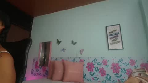 Snapshot of gigimiler8 chatting on 09.25.25 Sharlotte  online show from 09.25.25