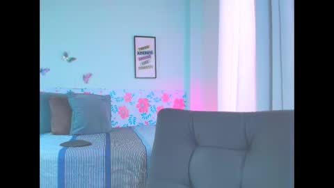 Snapshot of gigimiler8 chatting on 11.06.25 Sharlotte online show from 11.06.25