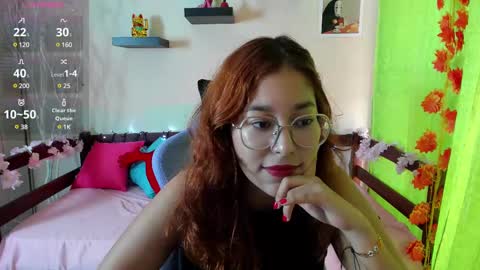 Snapshot of gigimooon chatting on 02.10.25 gigimooon online show from 02.10.25