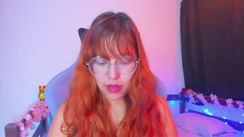 gigimooon online show from 11.04.25