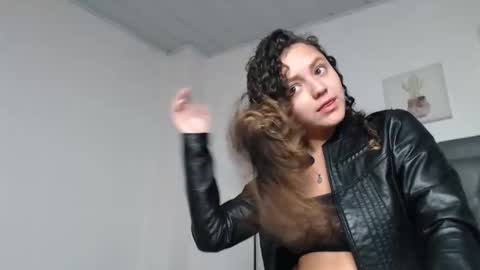 Giia  online show from 11.14.25