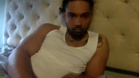 Snapshot of gilbone_gattsby chatting on 04.01.26 gilbone_gattsby online show from 04.01.26