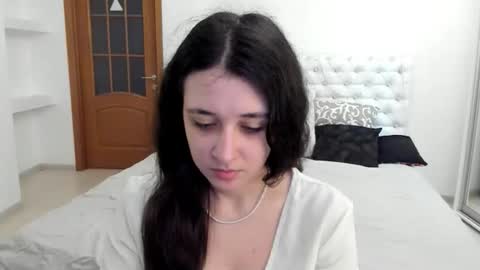 Kate online show from 09.17.25