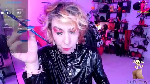 Snapshot of ginamiracle chatting on 10.25.25 Gina Moor online show from 10.25.25