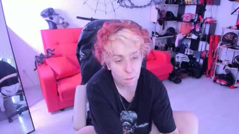 Snapshot of ginamiracle chatting on 11.10.25 Gina Moor online show from 11.10.25