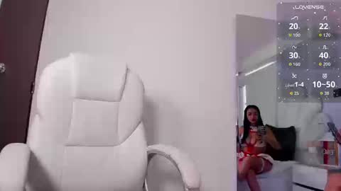 Snapshot of ginebra_ness chatting on 09.19.25 Ginebra Ness online show from 09.19.25