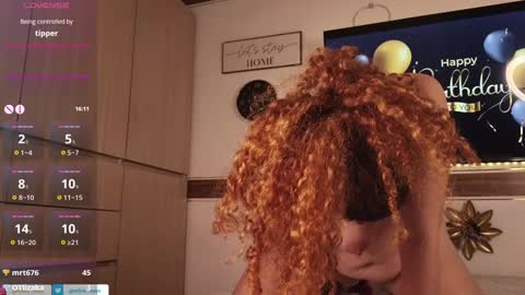 Snapshot of ginebra_nova chatting on 12.17.24 Ginebra Nova online show from 12.17.24