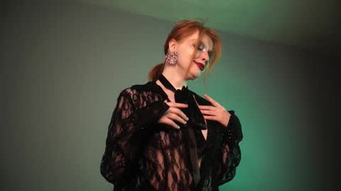        im expecting 350 thumbs up on my altar   online show from 01.04.25