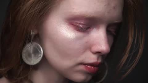        im expecting 350 thumbs up on my altar   online show from 02.23.25