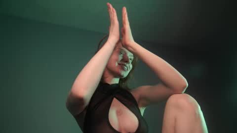        im expecting 350 thumbs up on my altar   online show from 03.03.25