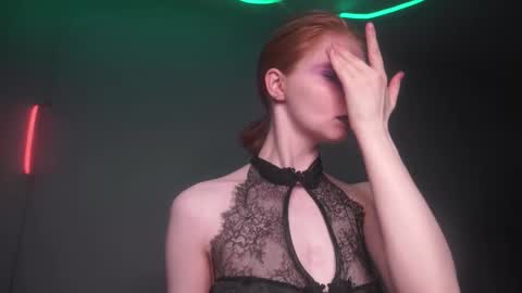        im expecting 350 thumbs up on my altar   online show from 09.20.25