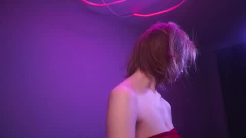        im expecting 350 thumbs up on my altar   online show from 09.29.25