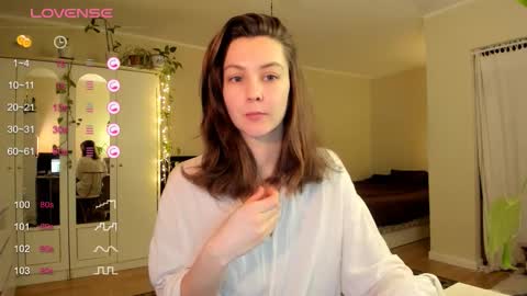 Snapshot of gingerbread__house chatting on 12.19.25 Vasilisa online show from 12.19.25