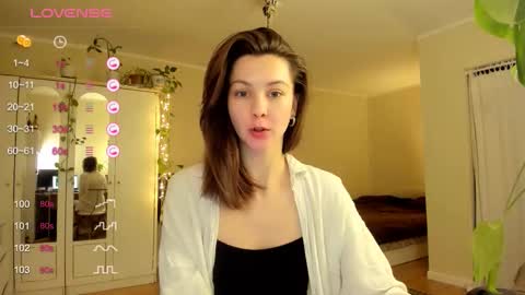 Snapshot of gingerbread__house chatting on 12.21.25 Vasilisa online show from 12.21.25