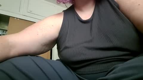 Snapshot of gingerlybits chatting on 11.26.25 Gingerlybits online show from 11.26.25