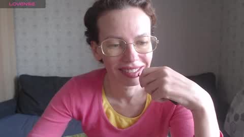 Snapshot of gingermak chatting on 12.18.24 Michelle online show from 12.18.24