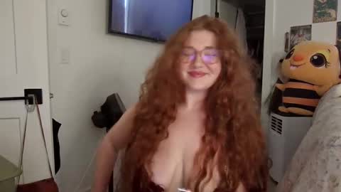 Snapshot of gingerprincess555 chatting on 10.03.25 gingerprincess555 online show from 10.03.25