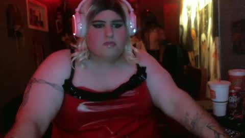 Snapshot of ginny_dominatrix chatting on 10.06.25 ginny ray online show from 10.06.25