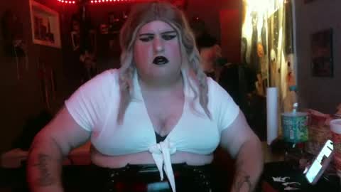 Snapshot of ginny_dominatrix chatting on 10.12.25 ginny ray online show from 10.12.25