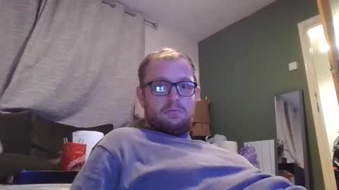 Snapshot of ginwood chatting on 10.03.25 ginwood online show from 10.03.25