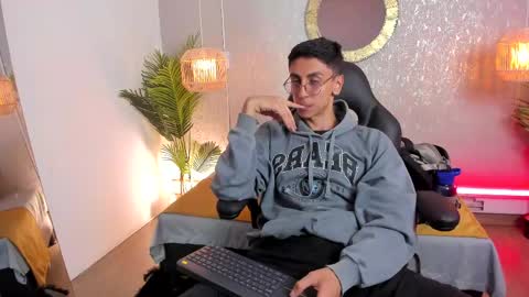Snapshot of gio_carangi chatting on 05.18.26 Gio Carangi online show from 05.18.26