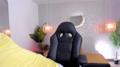 Snapshot of gio_carangi chatting on 06.18.26 Gio Carangi online show from 06.18.26