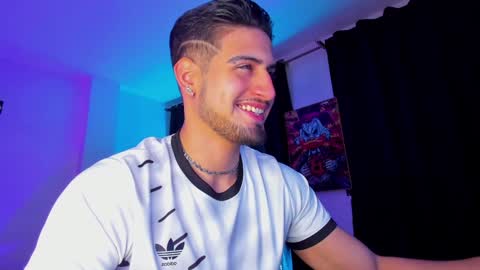 Snapshot of giomar_reyes chatting on 01.07.25 GIOMAR REYES online show from 01.07.25