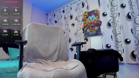Snapshot of giomar_reyes chatting on 09.19.25 GIOMAR REYES online show from 09.19.25