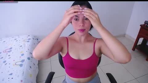 Snapshot of giorivera199 chatting on 01.25.25 GIO RIVERA online show from 01.25.25