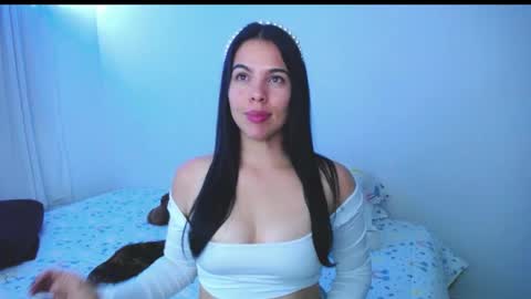 Snapshot of giorivera199 chatting on 02.27.25 GIO RIVERA online show from 02.27.25