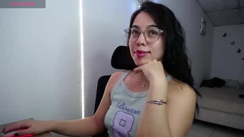 Snapshot of giorivera199 chatting on 09.10.25 GIO RIVERA online show from 09.10.25