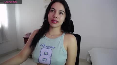 Snapshot of giorivera199 chatting on 10.28.25 GIO RIVERA online show from 10.28.25