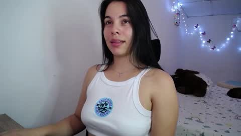 Snapshot of giorivera199 chatting on 11.19.25 GIO RIVERA online show from 11.19.25