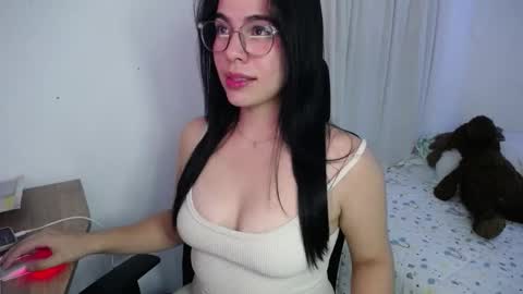 Snapshot of giorivera199 chatting on 01.19.26 GIO RIVERA online show from 01.19.26