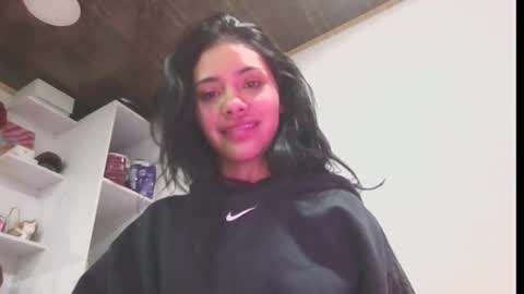 Snapshot of giovanna_oliveria chatting on 12.16.25 giovanna_oliveria online show from 12.16.25