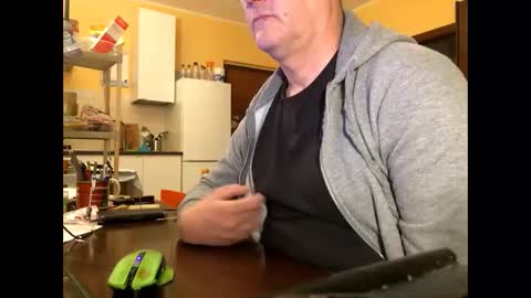 giovanni_1964 online show from 03.10.25