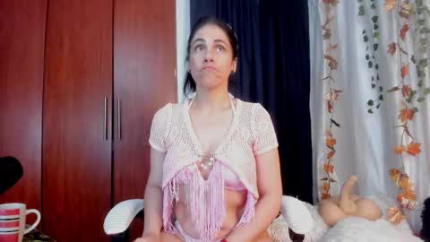 Girasol Walton online show from 11.20.25