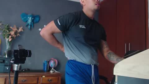 piggy boy online show from 12.07.24