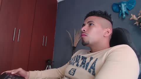 piggy boy online show from 12.29.24