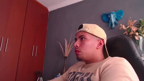 piggy boy online show from 01.11.25