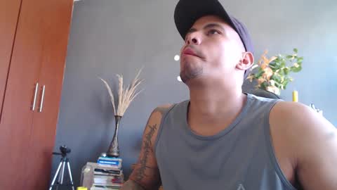 piggy boy online show from 01.12.25