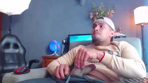 piggy boy online show from 10.15.25