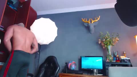 piggy boy online show from 10.24.25