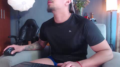 piggy boy online show from 11.05.25