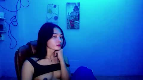 Snapshot of girl4u_aieshaxoxo chatting on 11.18.25 Aisha online show from 11.18.25