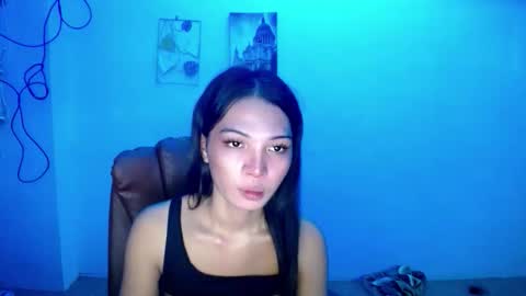 Snapshot of girl4u_aieshaxoxo chatting on 11.22.25 Aisha online show from 11.22.25