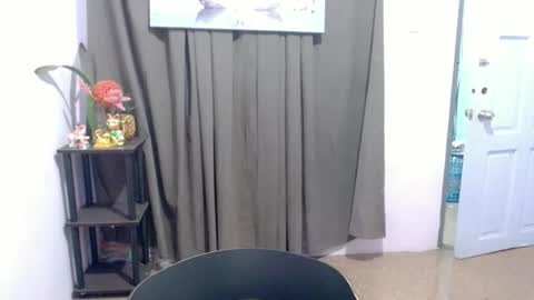 Snapshot of girl4u_aieshaxoxo chatting on 11.24.25 Aisha online show from 11.24.25