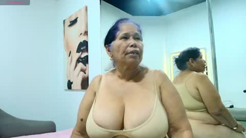 Snapshot of girl_amada chatting on 07.28.26 Girl Amada online show from 07.28.26
